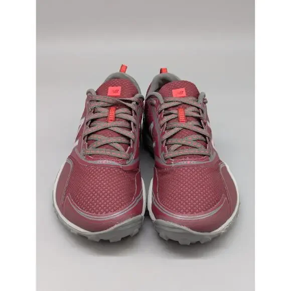 New Balance Minumus WO80RP2 Women’s Multi Sport Shoes Burgundy Gray Size 7.5 - Picture 2 of 10